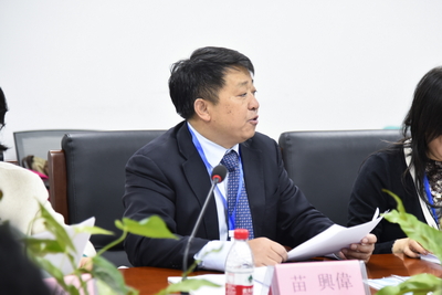 91沈先生
外文学院院长苗兴伟教授开幕式致辞